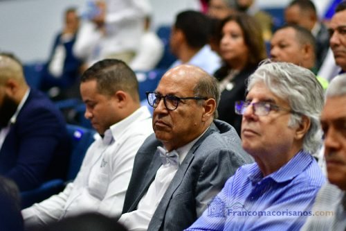 Foro aborda el futuro de la provincia Duarte_00007
