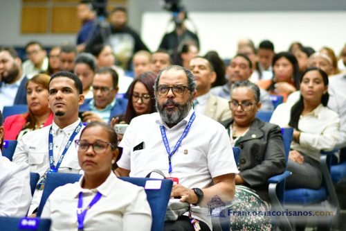Foro aborda el futuro de la provincia Duarte_00012
