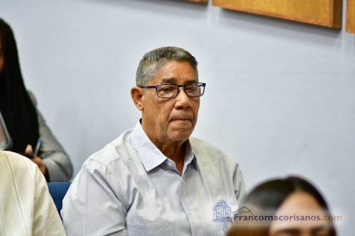 Foro aborda el futuro de la provincia Duarte_00015
