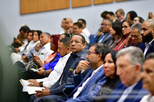 Foro aborda el futuro de la provincia Duarte_00023