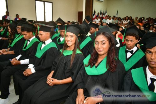 Graduacion Liceo Pedro Henriquez Ureña-Sept 00006