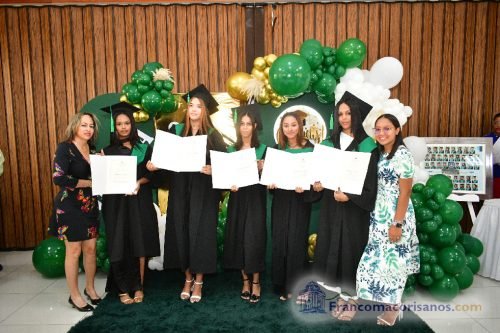 Graduacion Liceo Pedro Henriquez Ureña-Sept 00018