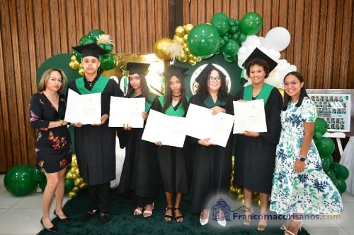 Graduacion Liceo Pedro Henriquez Ureña-Sept 00019