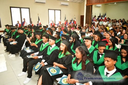 Graduacion Liceo Pedro Henriquez Ureña-Sept 00022