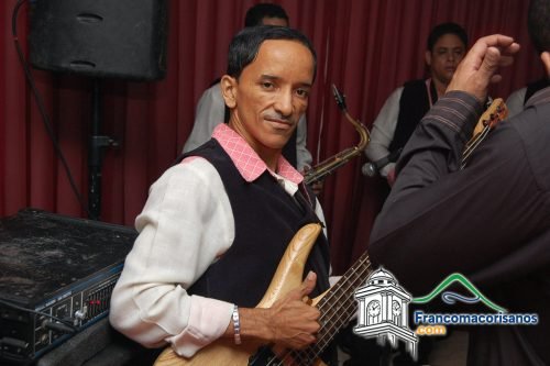 Tbt 2009 Julián Oro Duro En Luffero Café, Cuando Yiyo Sarante Era Corista 03