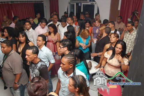 Tbt 2009 Julián Oro Duro En Luffero Café, Cuando Yiyo Sarante Era Corista 05