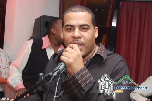 Tbt 2009 Julián Oro Duro En Luffero Café, Cuando Yiyo Sarante Era Corista 07