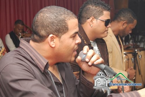 Tbt 2009 Julián Oro Duro En Luffero Café, Cuando Yiyo Sarante Era Corista 08