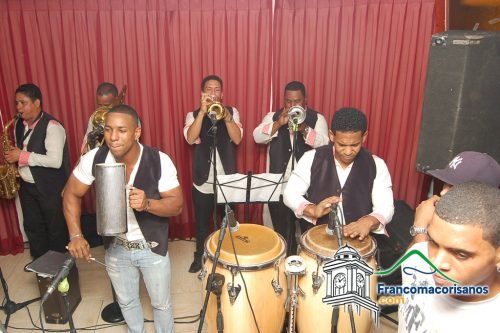 Tbt 2009 Julián Oro Duro En Luffero Café, Cuando Yiyo Sarante Era Corista 11