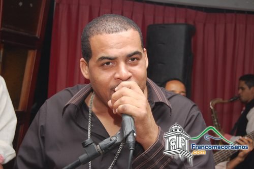 Tbt 2009 Julián Oro Duro En Luffero Café, Cuando Yiyo Sarante Era Corista 12