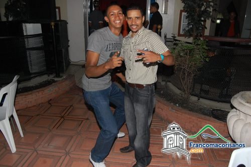 Tbt 2009 Julián Oro Duro En Luffero Café, Cuando Yiyo Sarante Era Corista 17