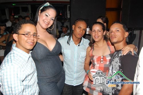 Tbt 2009 Julián Oro Duro En Luffero Café, Cuando Yiyo Sarante Era Corista 19