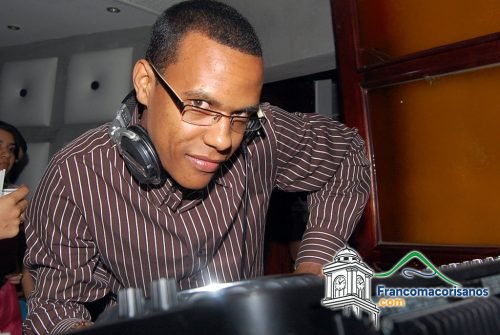 Tbt 2009 Julián Oro Duro En Luffero Café, Cuando Yiyo Sarante Era Corista 22
