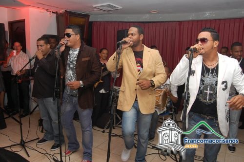 Tbt 2009 Julián Oro Duro En Luffero Café, Cuando Yiyo Sarante Era Corista 24