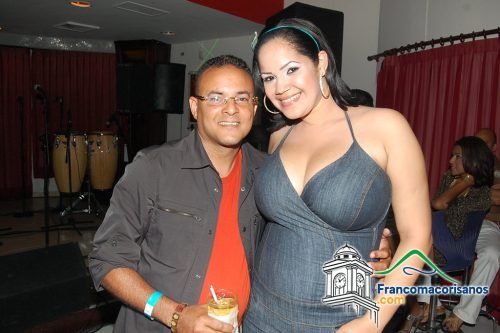 Tbt 2009 Julián Oro Duro En Luffero Café, Cuando Yiyo Sarante Era Corista 30