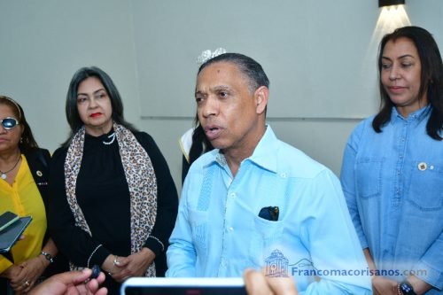 Alcalde Alex Díaz entrega dos funerarias municipales en SFM_00006