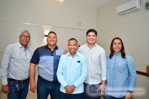 Alcalde Alex Díaz entrega dos funerarias municipales en SFM_00019