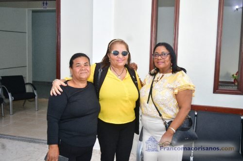 Alcalde Alex Díaz entrega dos funerarias municipales en SFM_00025