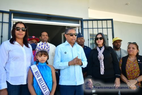 Alcalde Alex Díaz entrega dos funerarias municipales en SFM_00028