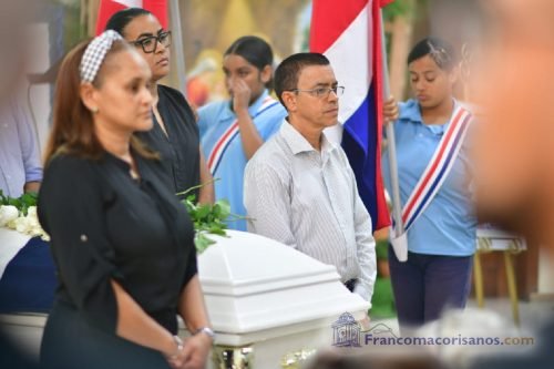 Artistas francomacorisanos rinden emotivo homenaje en el último adios al maestro Henry Hierro_00020