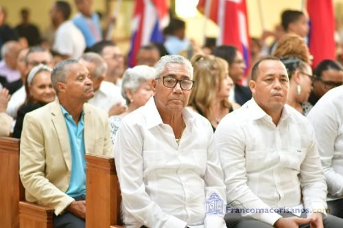 Artistas francomacorisanos rinden emotivo homenaje en el último adios al maestro Henry Hierro_00022