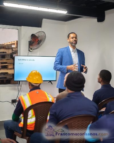 CMDSiglo 21 dicta conferencia en Olorin Industrial sobre salud masculina_00001