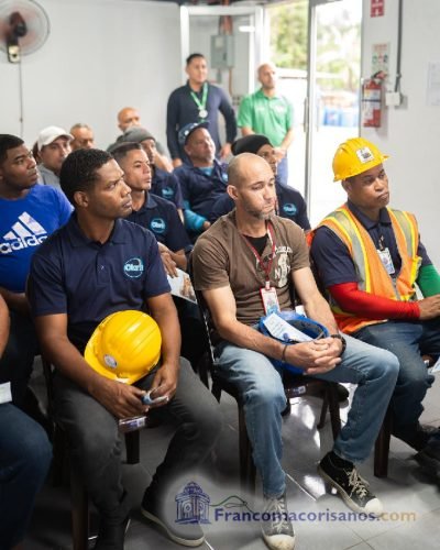 CMDSiglo 21 dicta conferencia en Olorin Industrial sobre salud masculina_00003