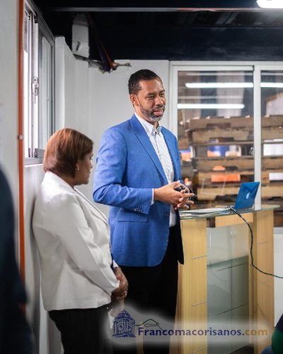 CMDSiglo 21 dicta conferencia en Olorin Industrial sobre salud masculina_00010