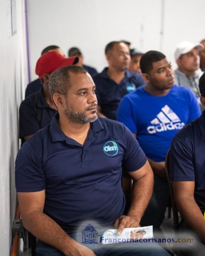 CMDSiglo 21 dicta conferencia en Olorin Industrial sobre salud masculina_00013