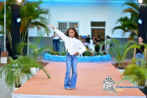 Colegio La Altagracia Presentó Pasarela Talent Show 12