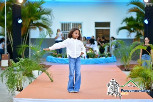 Colegio La Altagracia Presentó Pasarela Talent Show 14