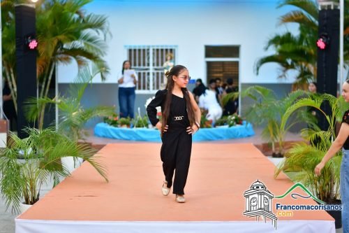 Colegio La Altagracia Presentó Pasarela Talent Show 9