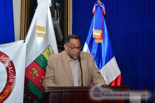 Conferencia Tres Poemas Audiovisuales para La Patria_00024