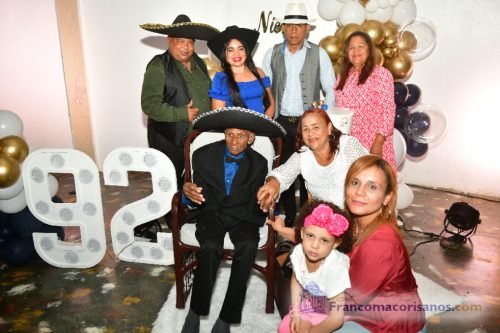 Cumpleaños de 92 de Nicolas Reyes_00025