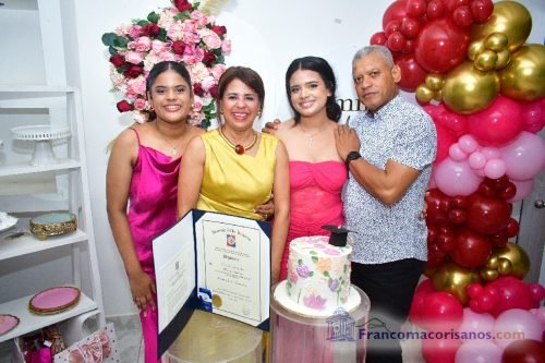 Fiesta de graduacion y cumpleaños de Kamila Mercedes Merejo Sanchez_00008