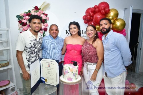 Fiesta de graduacion y cumpleaños de Kamila Mercedes Merejo Sanchez_00009