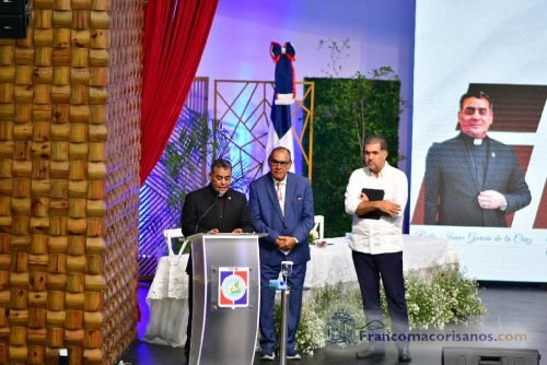 Foro aborda el futuro de la provincia Duarte_00032