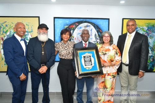 Freddie Cabral celebra 50 años de creación artística en SFM_00030