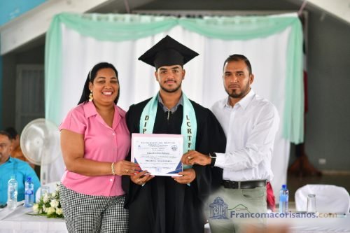 Graduacion Promocion Liceo Fernandez Dominguez 2025_00002