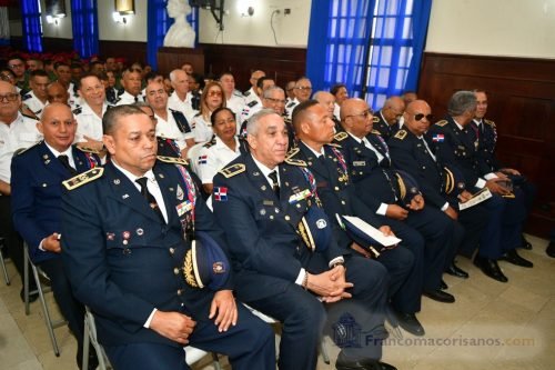 Graduacion de los bomberos en el ayuntamiento_00121