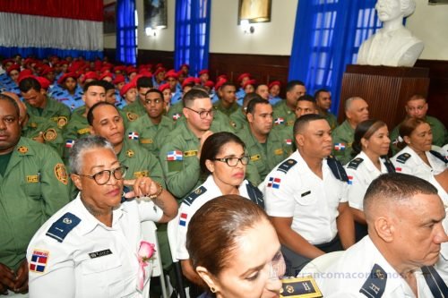 Graduacion de los bomberos en el ayuntamiento_00127
