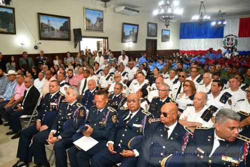 Graduacion de los bomberos en el ayuntamiento_00134