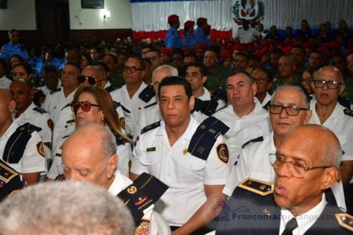 Graduacion de los bomberos en el ayuntamiento_00136