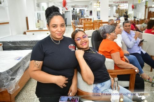 Grego Muebles presentó a Antony Rios Jr. Para deleitar a sus clientes e invitados especiales_00018