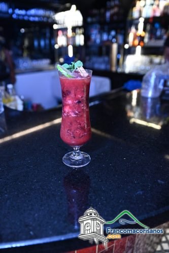 Joaquín Cautiva Al Público De Celia Bistro En Las Guáranas 01