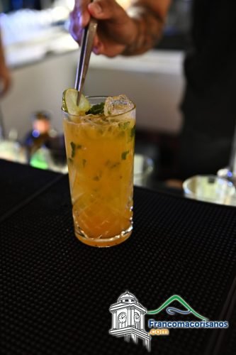 Joaquín Cautiva Al Público De Celia Bistro En Las Guáranas 03
