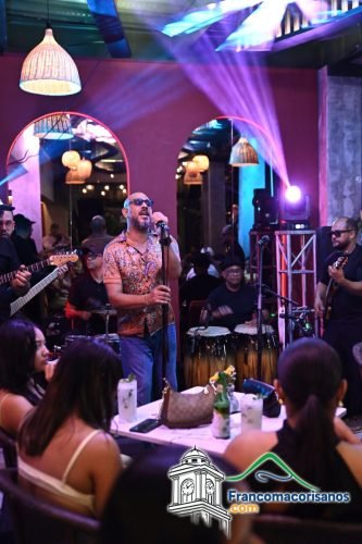 Joaquín Cautiva Al Público De Celia Bistro En Las Guáranas 11
