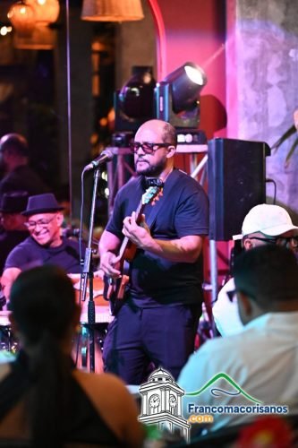 Joaquín Cautiva Al Público De Celia Bistro En Las Guáranas 15