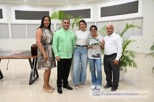 Proyección documental Islas de Plástico_00045