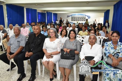 Uasd Sfm Reconoce Docente Jubiladocon Mas De 30 Años 02